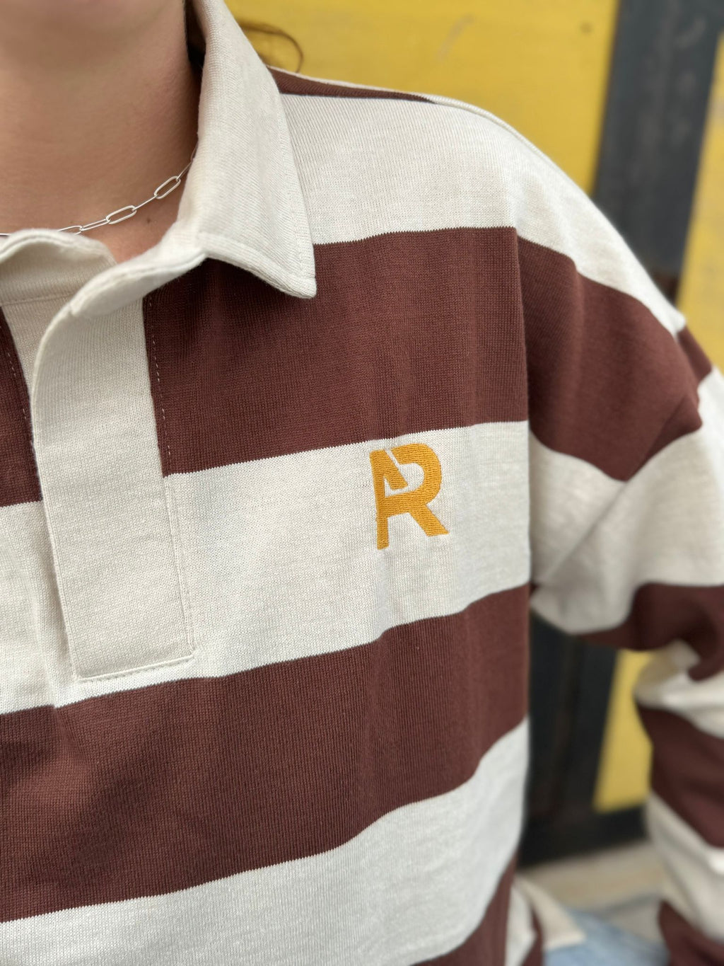 Old rugby sweater rayas crudo y chocolate